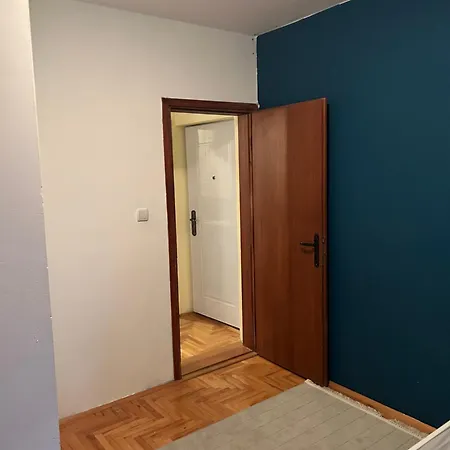 S Apartment